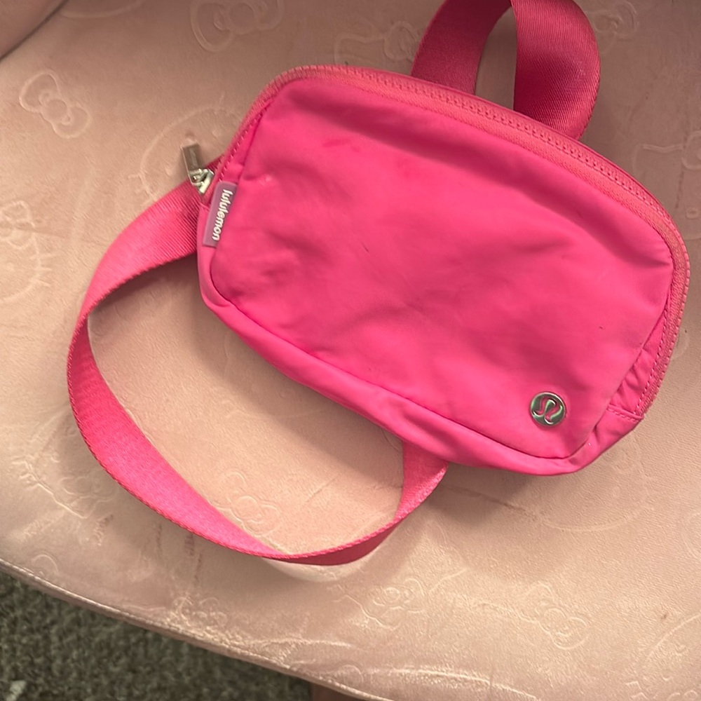 Lululemon belt bag pink
